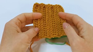This easy crochet stitch is also known as the textured stitch, the rib loop stitch or the winkle stitch creates a really lovely texture on a blanket. #crochetstitch #crochetpattern #elenarugalstudio | Crochet Elenarugalstudio