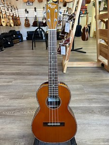 OHANA TK-50G Tenor Ukulele - Solid Cedar/Solid Rosewood