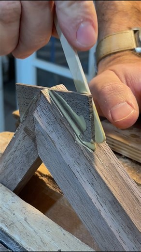 Table saw spline jig for reinforcing miters. #woodworking #reels #furnituremaker #maker #diy #woodshop #joinery | Boundary Fog Furniture
