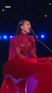This girl is on fire during the #SuperBowlLVIII halftime performance. ❤️‍🔥 #AliciaKeys #Usher (🎥: CBS/NFL) | E! News