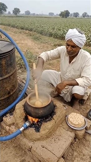 💥 देखों भाई गांव ✅ का देशी जुगाड खाना ☺️ पकाने का वह 🔥 भी गोबर गैस से इक लाइक कर दों भाई🙏