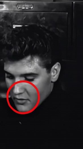 2.2M views · 7.4K reactions | 勞樂樂樂#fyp #scary #horror #terifying #terror #evil #weird #sealife #nasa #creepy #freaky #DidYouknow #mystery #dangerous #monster #demon #aliens #strange #creature #alien #ufo #ufosighting #ocean #country #countrymusic #scaryvideos #spooky #elvispresley #WakeUpAmerica #WakeUpPeople | Isac Zuniga | Facebook