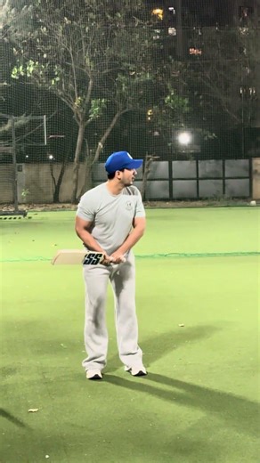 Arjun Bijlani Spotted In The City