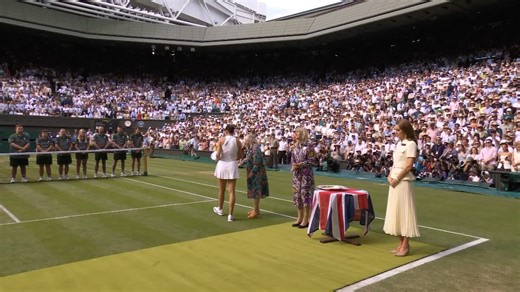 4M views · 80K reactions | The moment Iga Swiatek received the #Wimbledon trophy from The Princess of Wales  | Wimbledon | Facebook