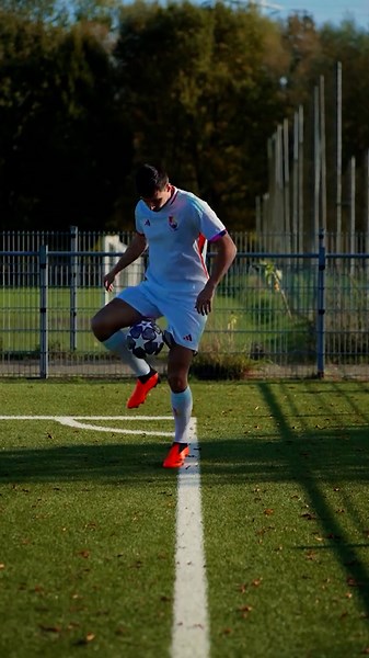 Creative Ball Juggling Movement Inspiration – Soccer