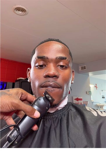 Luv me a good haircut 🫠 the best days to me and I got some fresh braids 🔥#mlm #femméboy #atlhairstylists #boybraids #haircutday @devontipton on the cut per usual follow him ✅