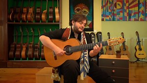 56K views · 2.2K reactions | Awesome musician Yamandu Costa (themusicman.uk/yamandu-costa/) from Brazil not only played this wonderful music 'Herança Russa ' (Russian Heritage) on his 7 string guitar but also composed it! This guy is a musical maestro! Check him out: https://linktr.ee/yamanducosta https://youtube.com/c/yamandutube https://instagram.com/yamandu.costa.oficial/?hl=pt-br For more great videos go to: https://www.themusicman.uk/ | The Music Man | Facebook