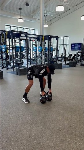 Kettlebell (KB) gorilla rows