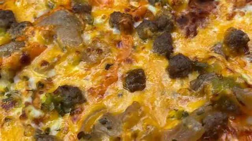 Pizza vending machine