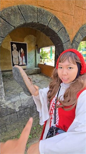 red onion throws teapot using sandals #trendingshorts