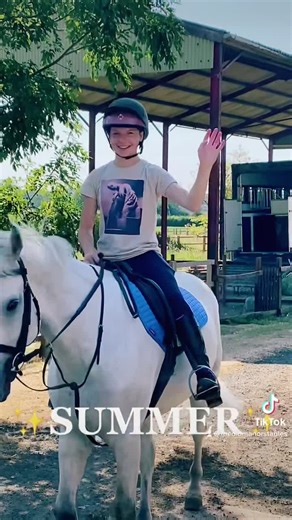 Here at The Old Manor Stables we are excited to announce that Alexander Osborn has had a couple of regular spaces come available to teach, either here at The Old Manor Stables or within a 10 mile radius of WR8 9DG. With over 30 years professional experience, Alex is a SJ English Team Gold Medalist, RIHS AND HOYS finalist, providing training / lessons to people of all levels of experience, whether it be the nervous beginners or established competitor. Specialising in Show Jumping. ⭐1hr private £5