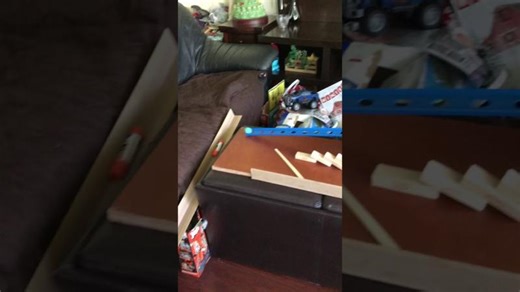 A Simple Rube Goldberg Machine | Giovanni De Cillis