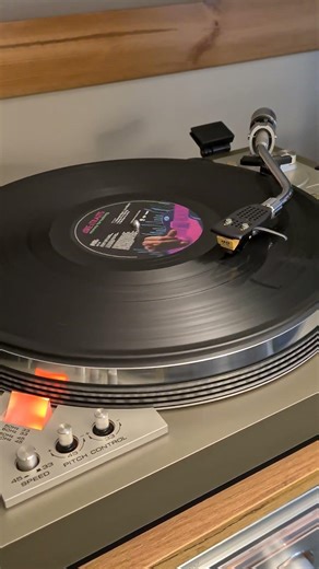 Brother In Arms Dire Straits Money for Nothing Vinyl Akai AP-206C Vintage Turntable HH Scott Pioneer