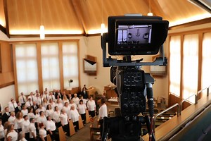 The Chief Apostle had a special message for the believers around the world in the Pentecost service. Here is the video. | New Apostolic Church