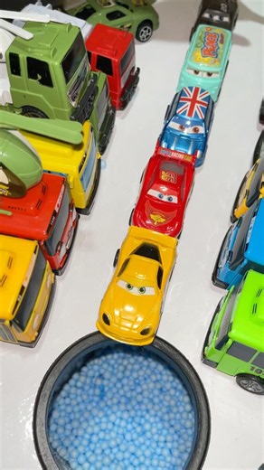 lightning mcqueen meets a police car! 🚔🚨 #chase #cars #toys #police #action