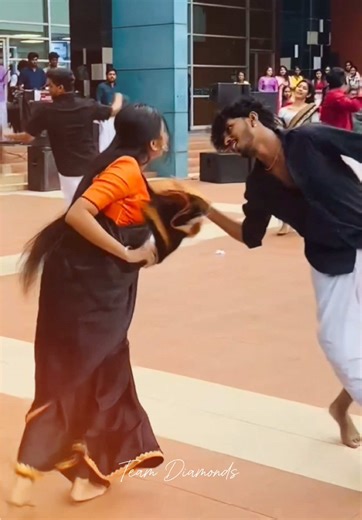 Team Diamonds ignites the stage with culture and rhythm at the SLIIT Thaipongal Ceremony! ✨🎶 @SLIIT.life @Sliitlives @Damsara Jayasooriya @Yash Weerasinghe #TeamDiamonds #Thaipongal2025 #SLIIT #CapCut