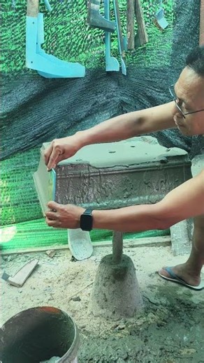 Let's take a look at the final details of making a bonsai pot. #bonsaipot #cementpot