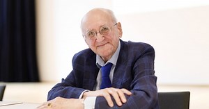 Nach langer Krankheit: Alfred Bioleks Adoptivsohn Keith (†58) ist gestorben - TV SPIELFILM