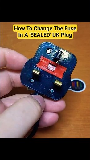 Change a Fuse in a UK Sealed Plug - Step by Step #UKPlug #FuseReplacement #ChristmasLights #diy