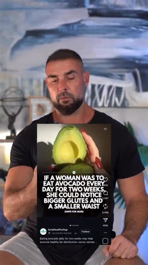 La gente intentará cualquier cosa excepto lo que realmente funciona: volverse muy fuerte en los levantamientos básicos. Sentadilla por 10 repeticiones hasta paralelo con una carga total (barra discos) igual a tu peso corporal Hip thrust con el triple de tu peso corporal x 10 reps Etc. | Bret Contreras - Español