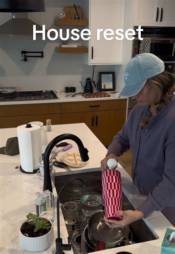 Rylee Jenkins (@ryleenjenkins)’s videos with So Easy (To Fall In Love) - Olivia Dean