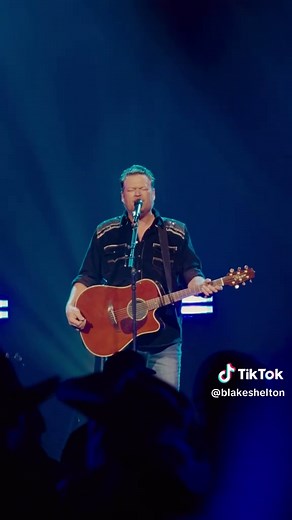 Live Performance of 'She Wouldn't Be Gone' in Vegas