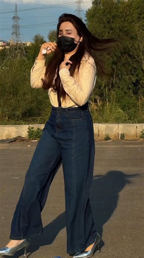 Jeans + Off White Tee Simple Look, Deadly Vibe 🤍👖✨ #shorts. #jeanslook #offwhitetshirt #casualstyle