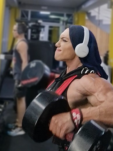Nataliya Kuznetsova: Bench Press Secrets Revealed