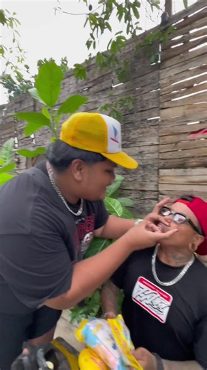 Lawan Lambung Sekuat Aku di Chomp Chomp