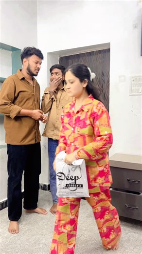 Zeba on Instagram: "Jayda hi bol rha tha 😂"