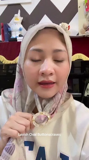 Lavish Oval Ring Buttonscarves