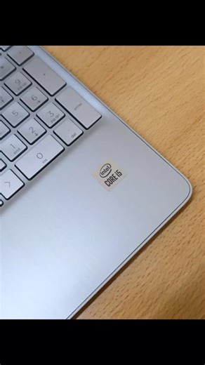 @229🇧🇯 on Instagram: "💻 HP Laptop 15-dy1xxx Livré avec sac et garantie SAV Caractéristiques : - Processeur Intel Core i5-1035G1 (10ème génération, 4 cœurs / 8 threads, 1,20 GHz Turbo 4,20 GHz) - RAM : 12 Go DDR4 - Stockage : SSD 256 Go - Carte graphique Intel UHD Graphics - Écran tactile 15,6 pouces, 60 Hz - Connectique : 2 ports USB, HDMI - Pavé numérique intégré - Windows 11 Pro installé - Autonomie : 4 heures État : comme neuf Prix : 240 000 FCFA Contact : 01 62 03 20 03 #229🇧🇯 #hp #vu"