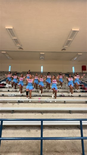 Move it down the court🫰🏾🏀 #madhouse #cheer #foryou #stompnshake #viral