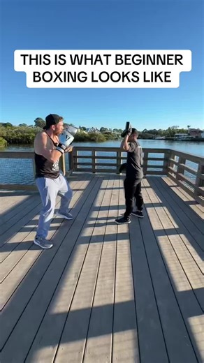 Bodybuilder tries boxing for the first time! #boxing #boxingcoach #boxinggym #bodybuilding #bodybuildermotivation