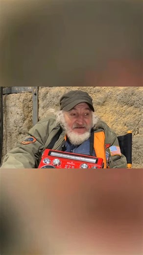 Craig “Radioman” Castaldo on Instagram: "Wait a minute…You’re that guy on TV. Click Link in Bio for Full YT Episode #robertdeniro #madeinnyc #radioman"