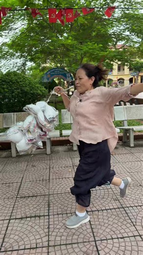 Áo lá xinh đón khai trường 2027