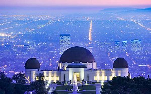 格里斐斯天文台（Griffith Observatory）是位于美国洛杉矶的一座天文台，位于格里斐斯公园中，为洛杉矶的地标之一，于1935年开放