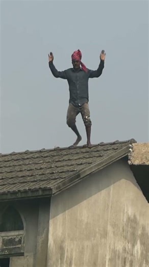 #Man dance on the House roof