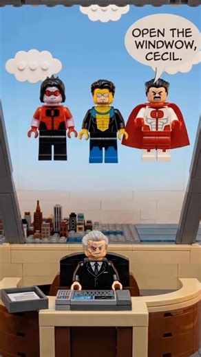 After meeting conquest, invincible gives Cecil a gift 🎁 #lego #invincible #omniman #funny