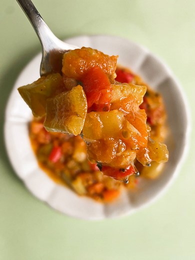 Djuvec - Balkan Ratatouille (Đuveč, Ghivetch) - Balkan Lunch Box