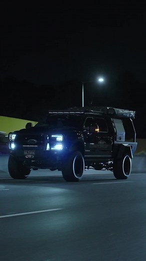JUST CRUISIN… Liquid Spring Smart Suspension @raslarrengineering Thorburns Fabrication @@The Bush Company @@stedi_lighting Front Runner ##ftruck##f250##fordtruck##f350##superduty##citynights