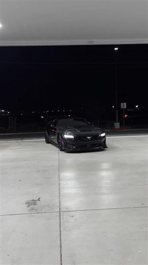 Video de Rodricci (@rodricci) relacionado con “Mustang Dark Horse”