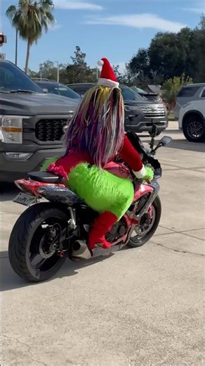 🌟Biker Girl in Cosplay Costume rolls in splendid style #cosplay #moto #bikelife #biker #motorcycle