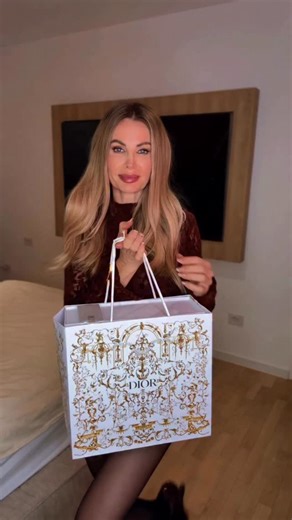 Andreea Banica on Instagram: "Ceva frumos 🥰"