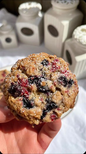 cozycookingchris on Instagram: "Raspberry Blueberry Lemon Oatmeal Cookies Chewy. Gooey. Crispy. These dreamy cookies are packed with bright lemon zest, gooey lemon curd swirls, and bursting bites of juicy blueberries and raspberries. It’s like a summer berry pie met your favorite oatmeal cookie. Ingredients - ¼ cup (53g) granulated sugar - 2 tbsp fresh lemon zest - ½ cup (113g) unsalted butter, softened - ½ cup (108g) dark brown sugar - 3 tbsp milk - 2 tsp vanilla bourbon paste (or pure vanilla 