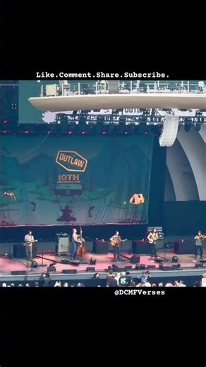 Billy Strings Sets the Hollywood Bowl on Fire | Live at the Outlaw Music Festival | DCMFVerses