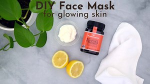 Get glowing skin with this simple DIY Manuka Honey mask, the wellness ingredient everyone’s buzzing about! Like for more recipes! | Wedderspoon