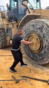 This master is passionate about his work, positive, progressive, and smiling. | Zoomings Tv