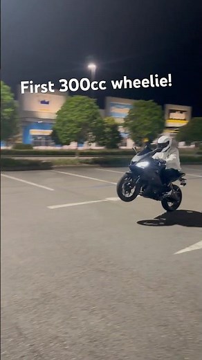 R3 wheelie for the win! #yamaha #bikelife #wheelie