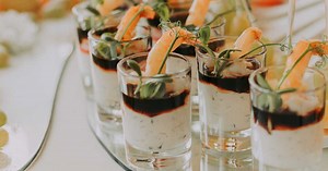 Vous prévoyez de faire un apéro dînatoire pour le réveillon ? 67 recettes de verrines à faire la veille
